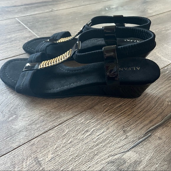 Alfani Heels - Picture 2 of 4